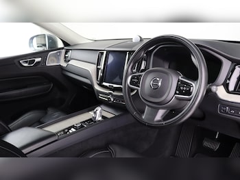 Used Volvo XC60 2018 for sale - 75319093: Photo