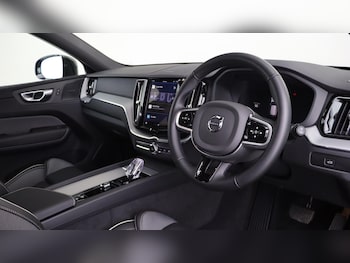 Used Volvo XC60 2025 for sale - 76227672: Photo 4