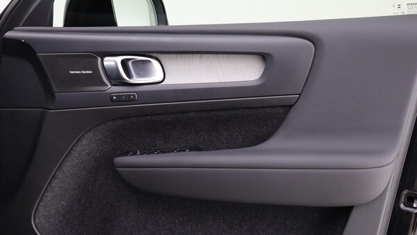 Used Volvo XC40 2025 for sale - 76201227: Photo 28
