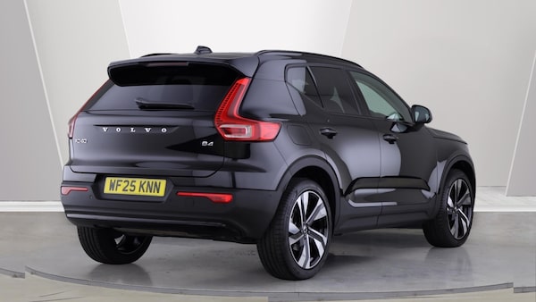 Used Volvo XC40 2025 for sale - 76201227: Photo 2