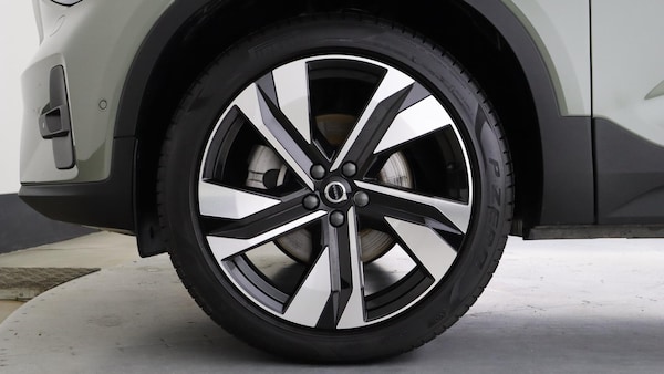 Used Volvo XC40 2025 for sale - 76200628: Photo 9