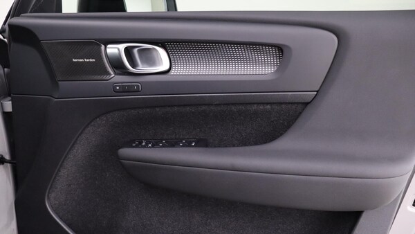 Used Volvo XC40 2024 for sale - 75507376: Photo 29