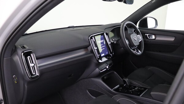 Used Volvo XC40 2024 for sale - 75507376: Photo 32
