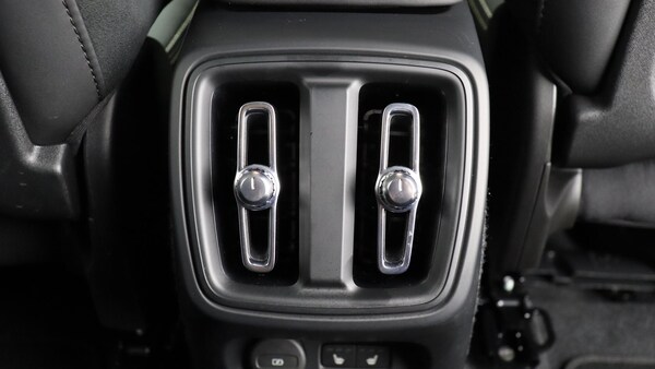 Used Volvo XC40 2024 for sale - 75507376: Photo 56