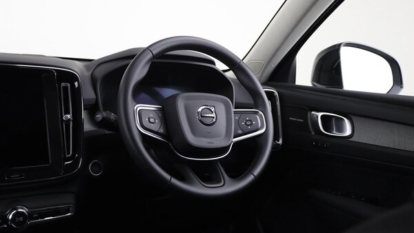 Used Volvo XC40 2025 for sale - 76188765: Photo 10