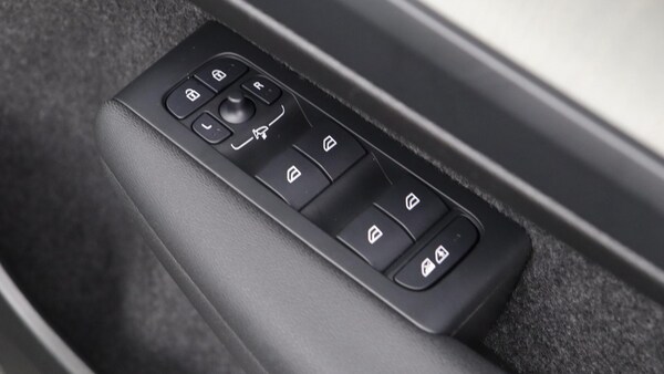 Used Volvo XC40 2025 for sale - 76188765: Photo 23