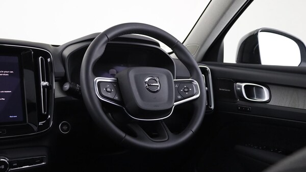 Used Volvo XC40 2025 for sale - 76189919: Photo 10