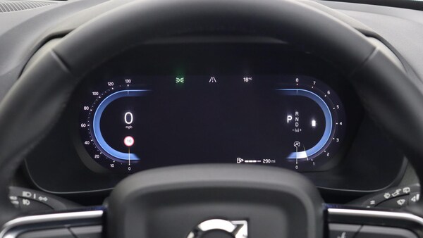 Used Volvo XC40 2025 for sale - 76189919: Photo 11