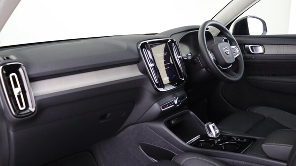 Used Volvo XC40 2025 for sale - 76189919: Photo 15