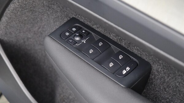 Used Volvo XC40 2025 for sale - 76189919: Photo 23