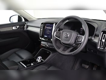 Used Volvo XC40 2025 for sale - 76189919: Photo 4