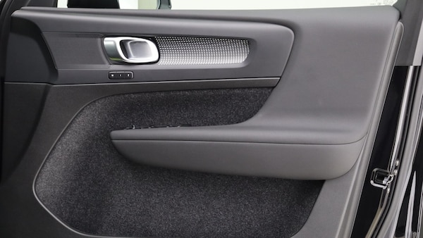 Used Volvo XC40 2025 for sale - 76284249: Photo 27