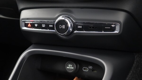 Used Volvo XC40 2025 for sale - 76284249: Photo 39