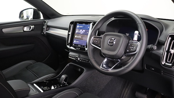 Used Volvo XC40 2025 for sale - 76284249: Photo 4