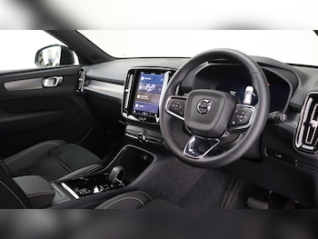 Used Volvo XC40 2025 for sale - 76284249: Photo