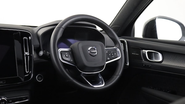 Used Volvo XC40 2025 for sale - 76283664: Photo 10