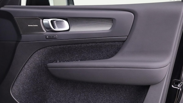 Used Volvo XC40 2025 for sale - 76283664: Photo 28