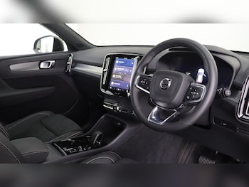 Used Volvo XC40 2025 for sale - 76043079: Photo