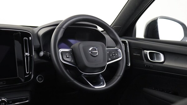 Used Volvo XC40 2025 for sale - 76189259: Photo 10