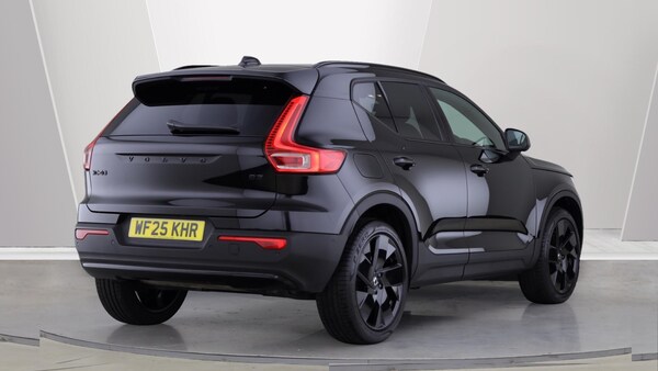 Used Volvo XC40 2025 for sale - 76189259: Photo 2