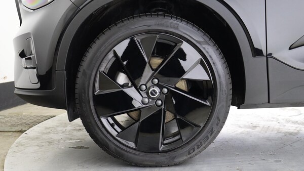 Used Volvo XC40 2025 for sale - 76189259: Photo 9