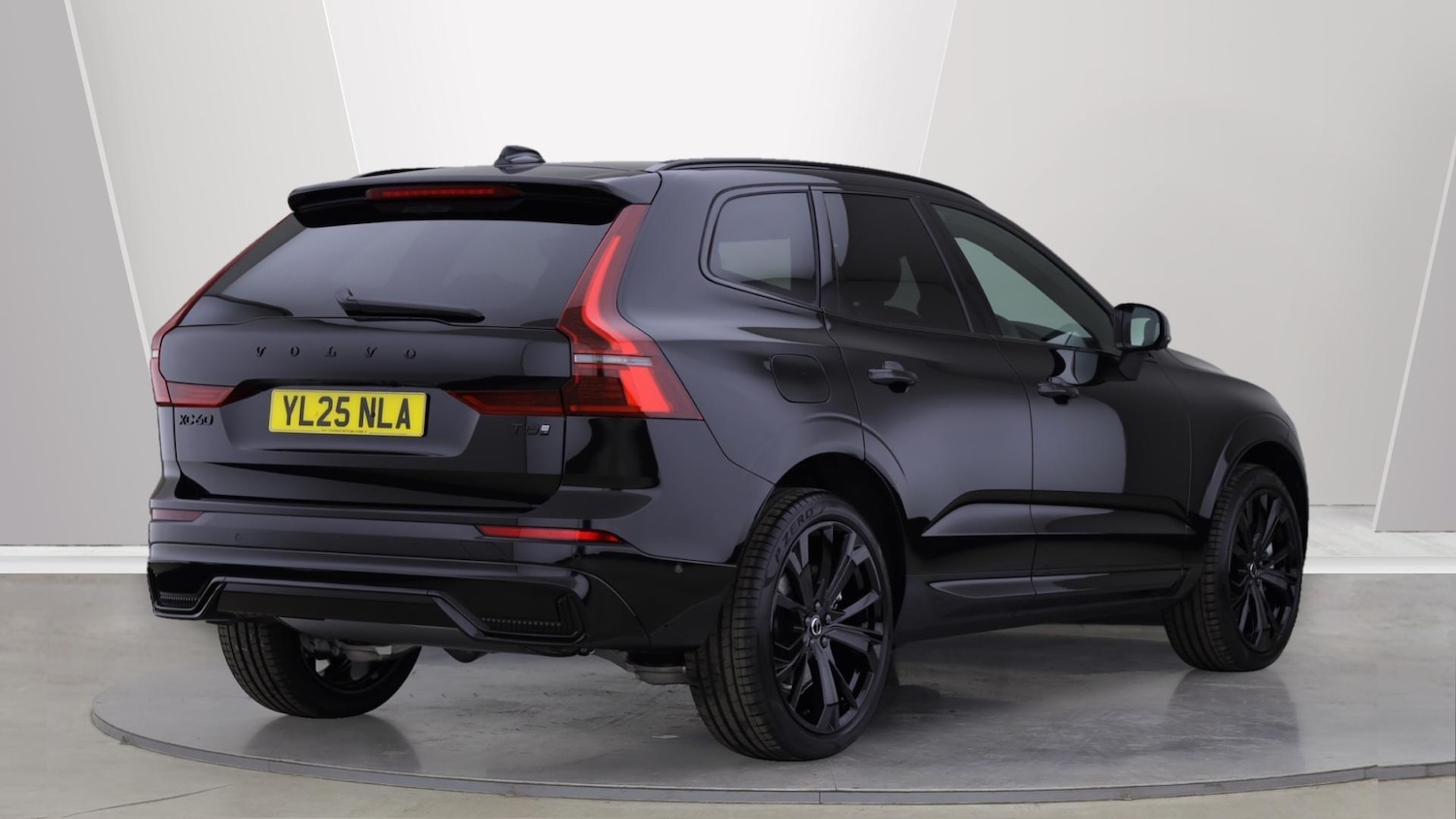 Used Volvo XC60 2025 for sale - 76109171: Photo 2