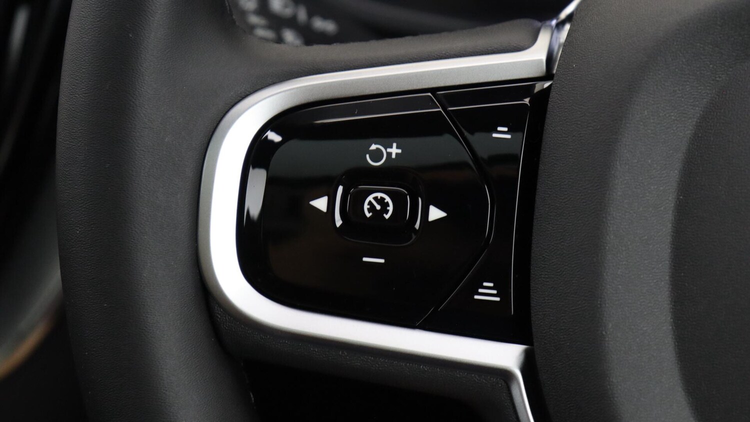 Used Volvo XC60 2025 for sale - 76109171: Photo 21