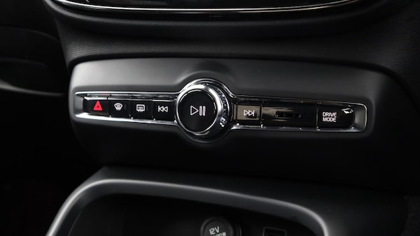 Used Volvo XC40 2021 for sale - 75387932: Photo 34