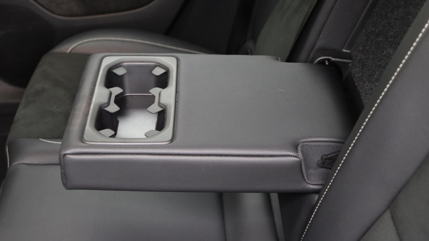 Used Volvo XC40 2021 for sale - 76072399: Photo 29