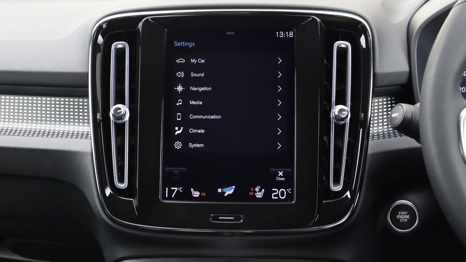Used Volvo XC40 2021 for sale - 76072399: Photo 32
