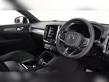 Used Volvo XC40 2021 for sale - 76072399: Photo