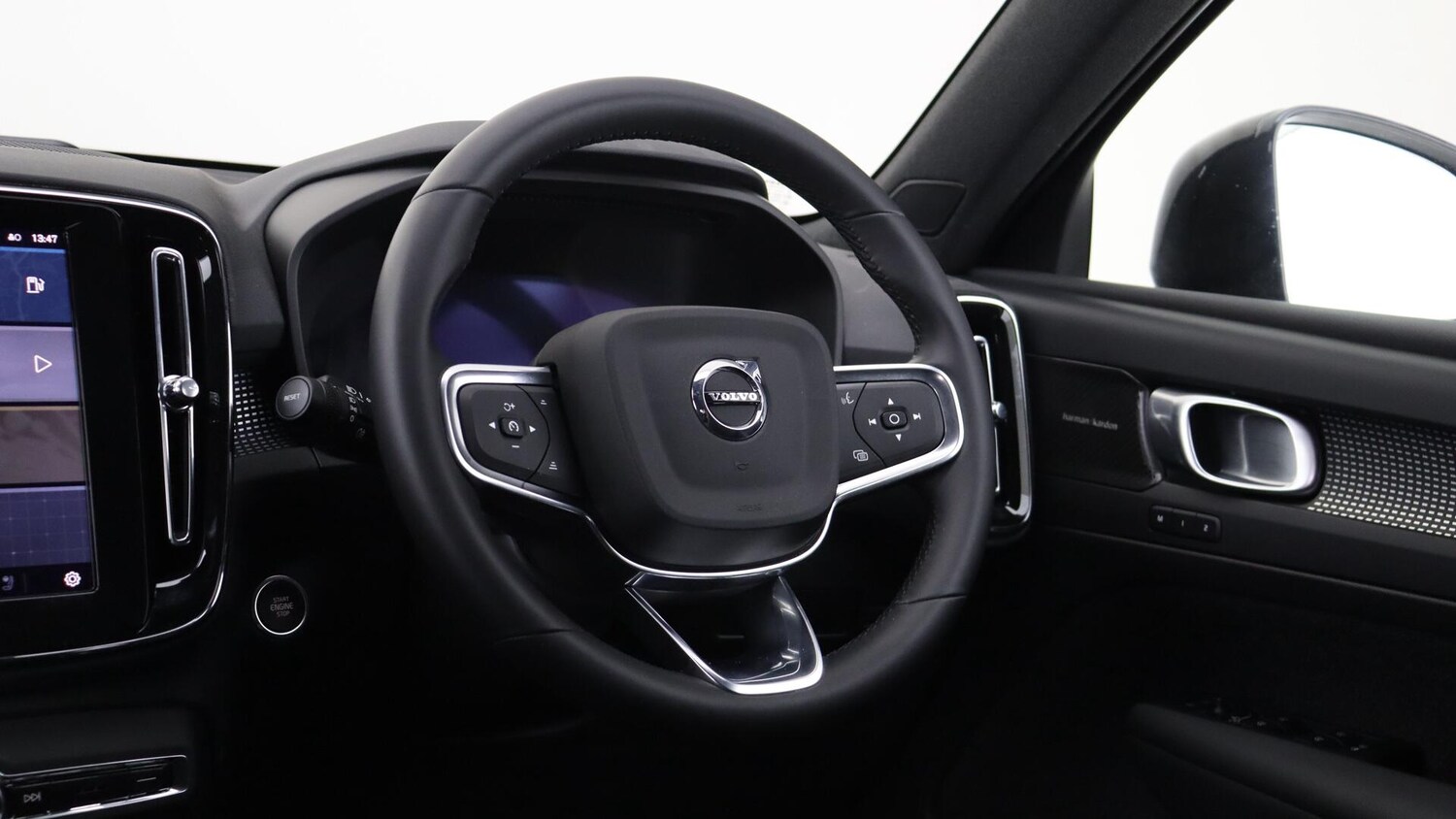 Used Volvo XC40 2025 for sale - 75990928: Photo 10