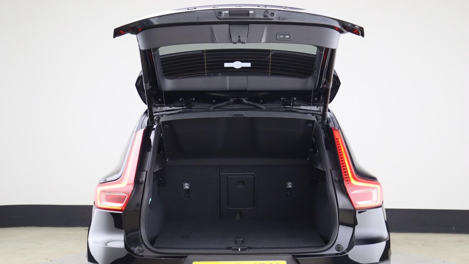 Used Volvo XC40 2025 for sale - 75990928: Photo 13
