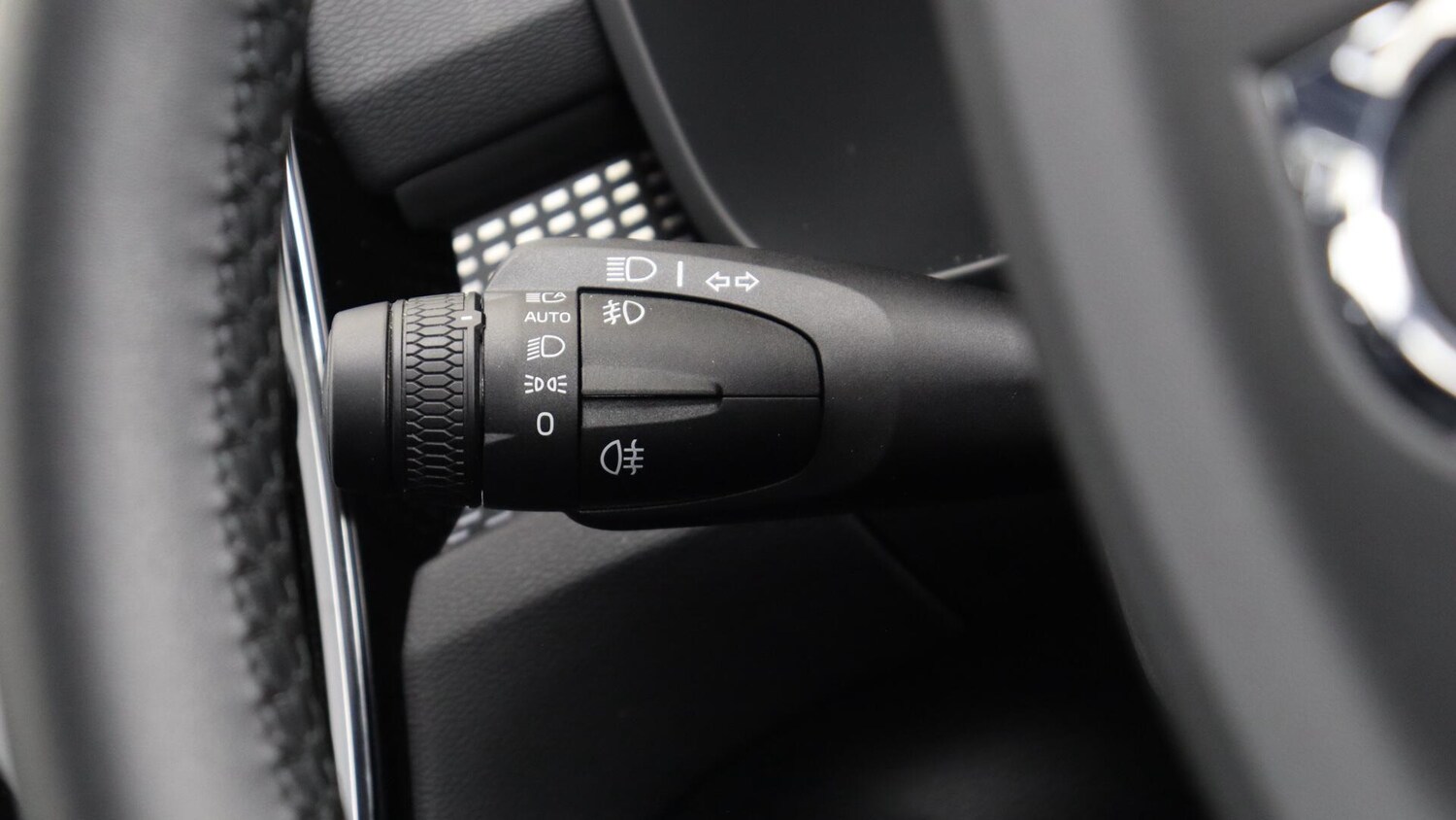 Used Volvo XC40 2025 for sale - 75990928: Photo 19
