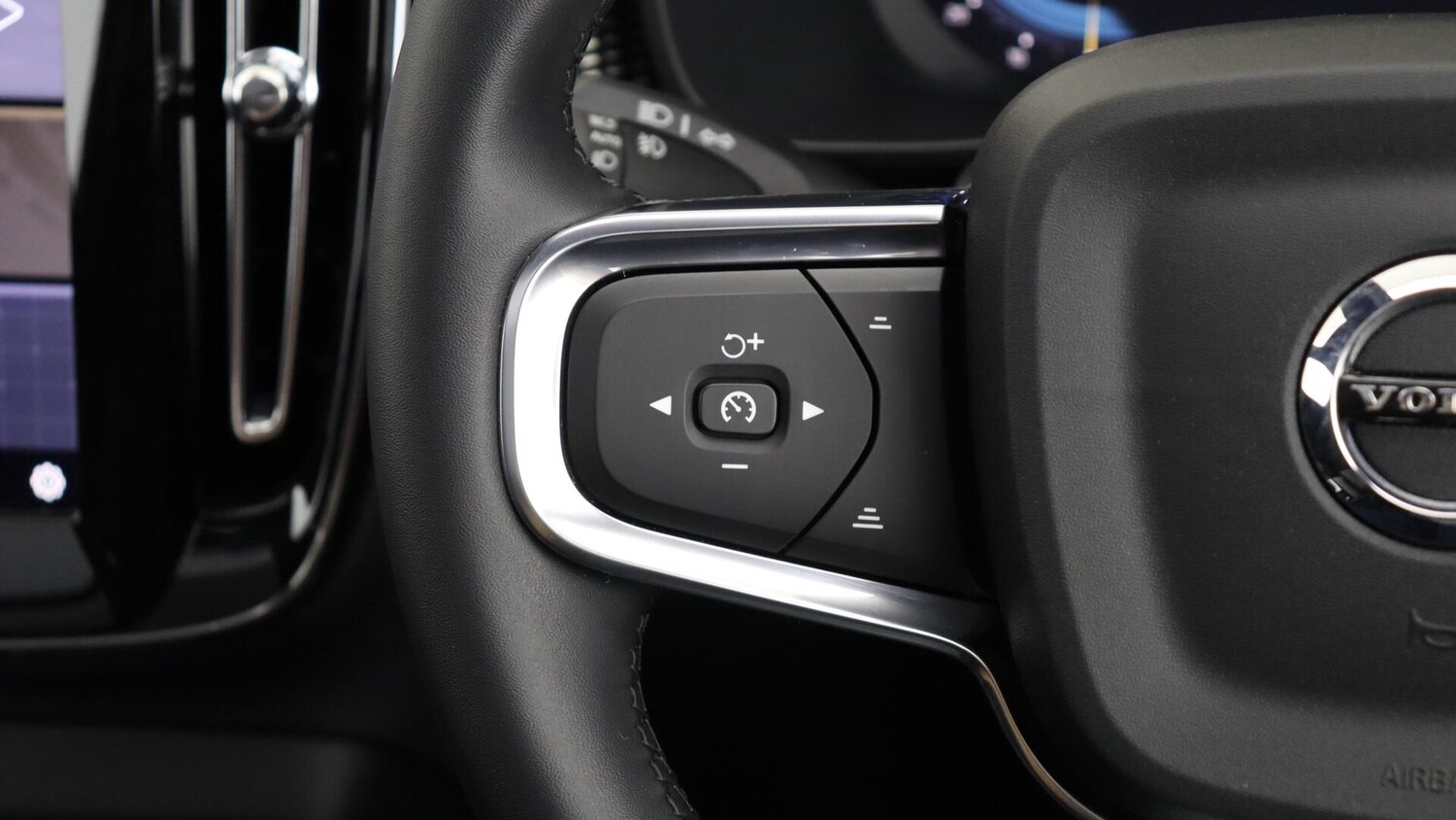 Used Volvo XC40 2025 for sale - 75990928: Photo 20