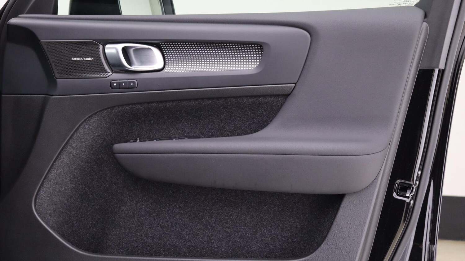 Used Volvo XC40 2025 for sale - 75990928: Photo 28