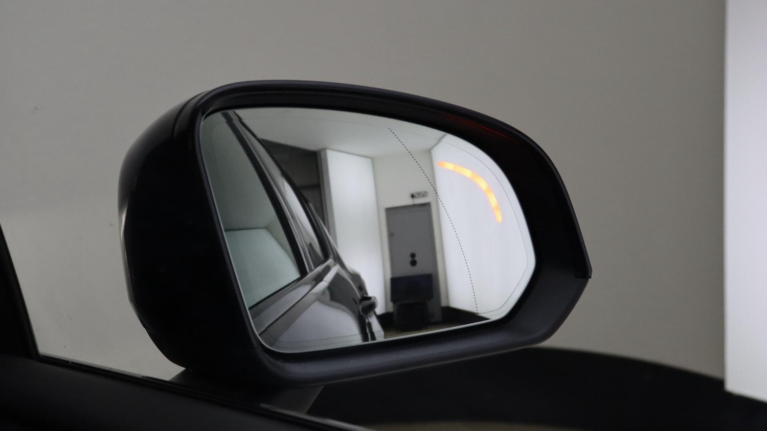 Used Volvo XC40 2025 for sale - 75990928: Photo 31