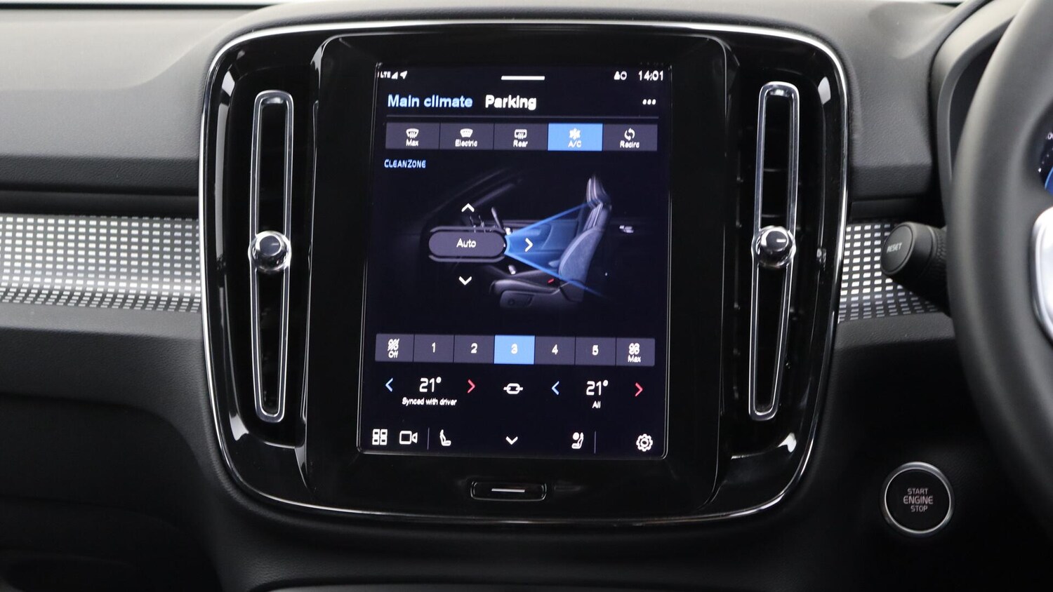 Used Volvo XC40 2025 for sale - 75990928: Photo 39