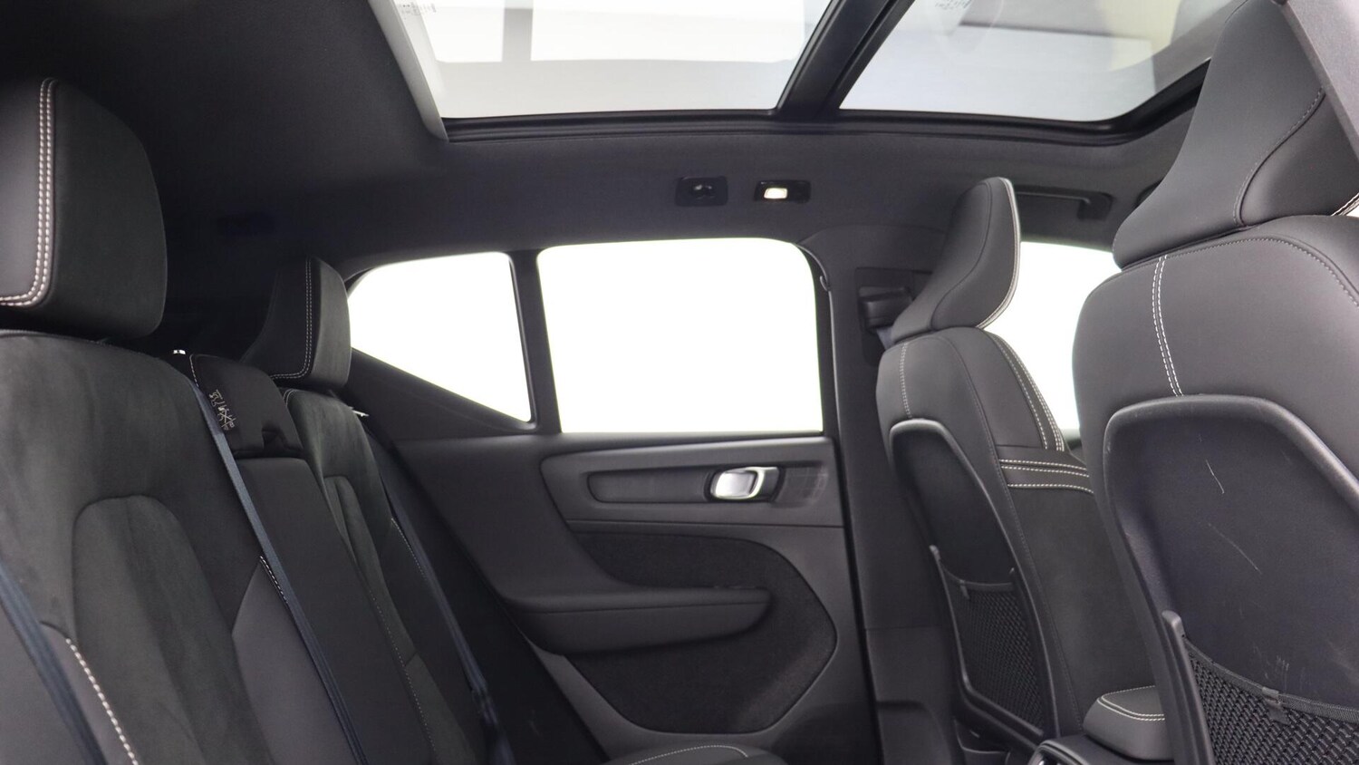 Used Volvo XC40 2025 for sale - 75990928: Photo 6