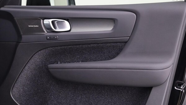 Used Volvo XC40 2025 for sale - 76226868: Photo 28