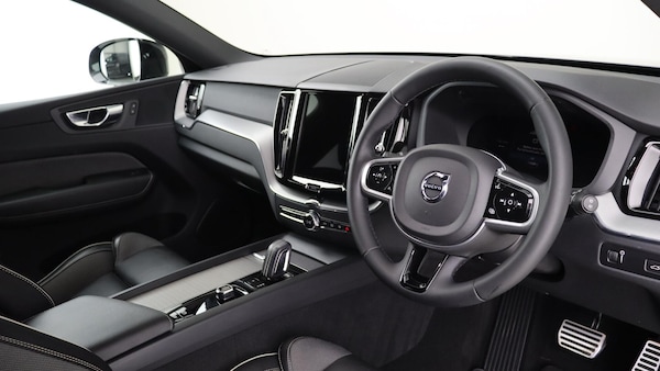 Used Volvo XC60 2021 for sale - 76269692: Photo 4