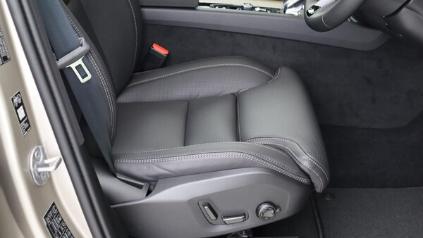 Used Volvo XC60 2025 for sale - 75647371: Photo 29