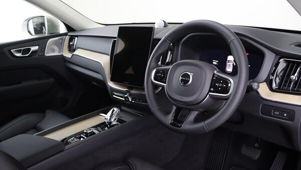Used Volvo XC60 2025 for sale - 75647371: Photo 4