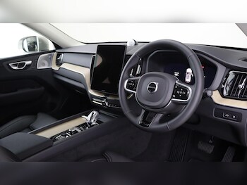 Used Volvo XC60 2025 for sale - 75647371: Photo