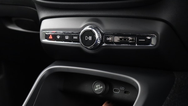 Used Volvo XC40 2022 for sale - 76327218: Photo 38