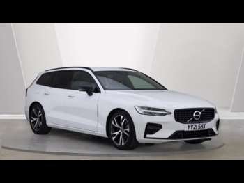 (21) - B4 (P) R-Design (Harman Kardon Premium Sound, Rear Camera, Heated Seats) 5-Door