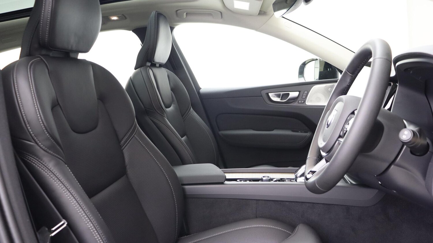 Used Volvo XC60 2025 for sale - 76012798: Photo 15