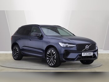 (25) - T8 AWD PHEV Ultra Dark (Sunroof, Bowers & Wilkins, 360 Camera) 5-Door
