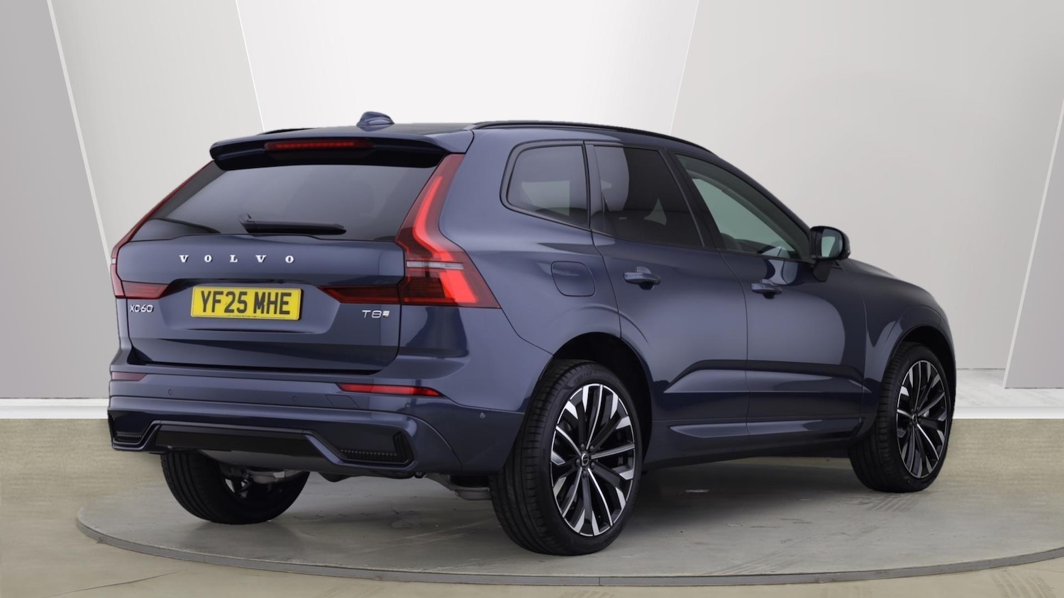 Used Volvo XC60 2025 for sale - 76012798: Photo 2