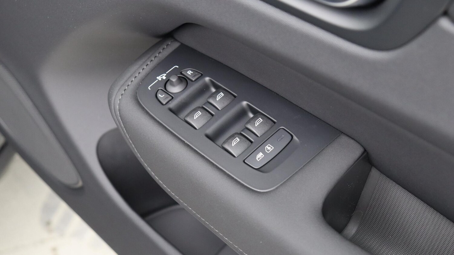 Used Volvo XC60 2025 for sale - 76012798: Photo 22